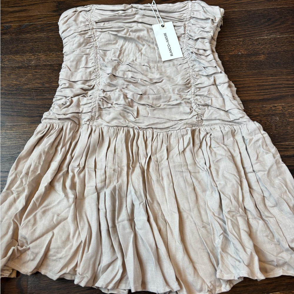 Chic Strapless Beige Dress